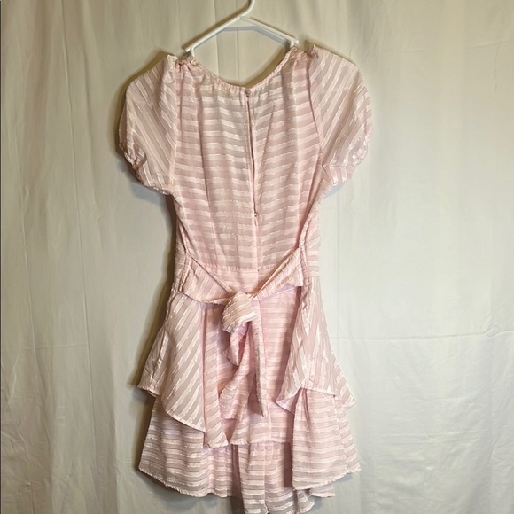Pink and White Striped Romper with Puff Sleeve and Scoop Neck Preowned - Picture 3 of 8